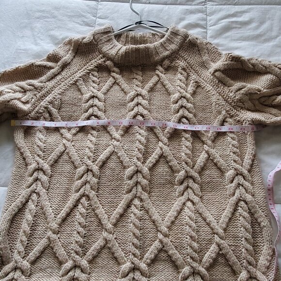 H & M  Bulky Cable Knit Sweater - Picture 4 of 6